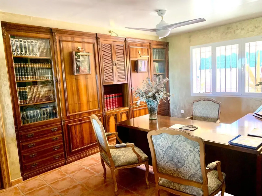 9 Bedroom 5 Star Luxury Villa & Heated Pool for 5 to 28 Guests near Alicante