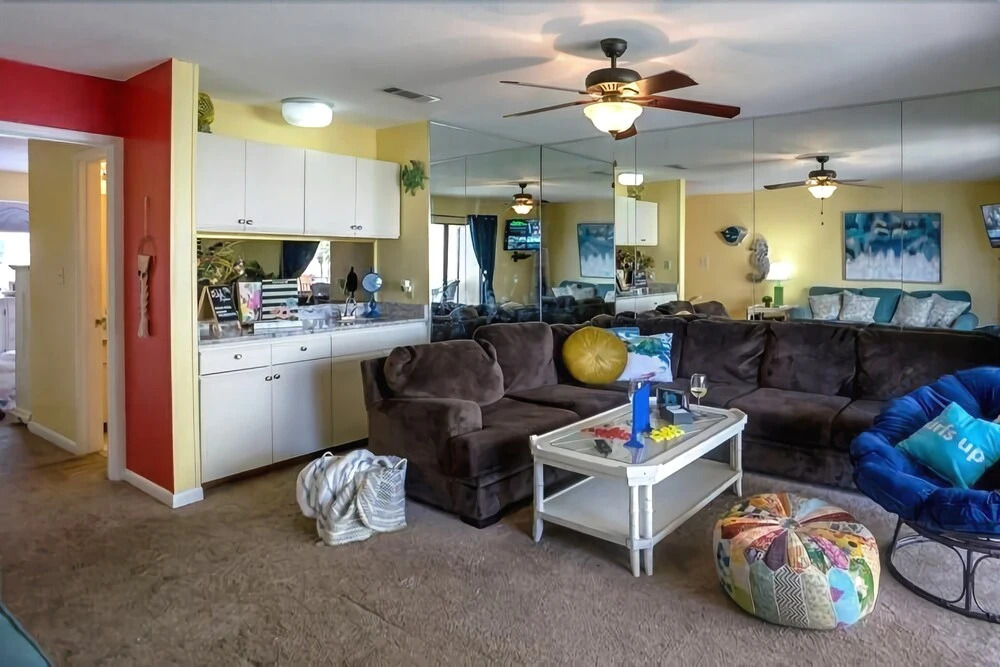 Blue Surf 18 - 2 Br townhouse by RedAwning