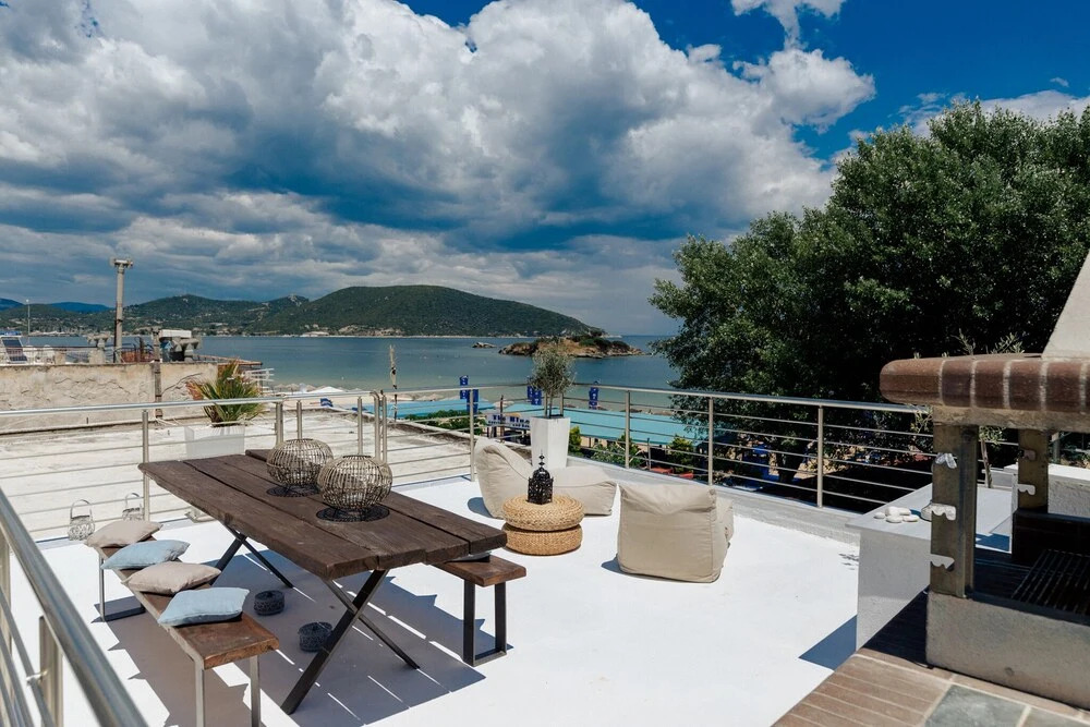 Sea View 1 Bed Apartment in Nea Peramos - Terrace