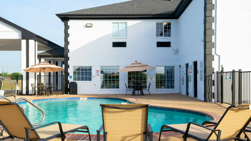 Atria Hotel and RV McGregor