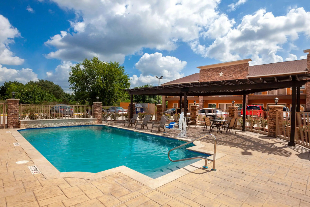 Super 8 by Wyndham Houston Northwest Cypress