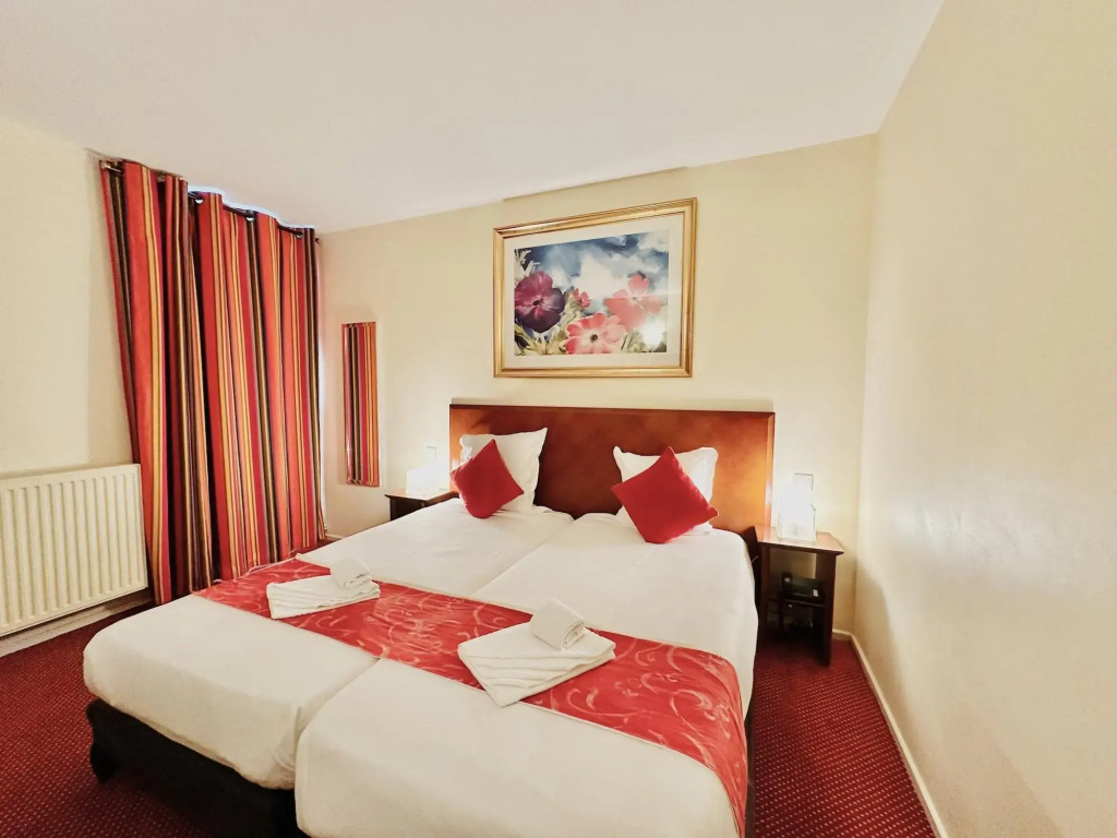 Отель Bellevue Paris Montmartre