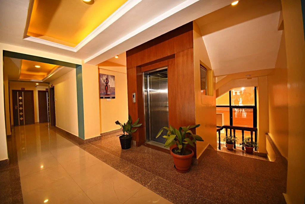 DOM Himalaya Hotel