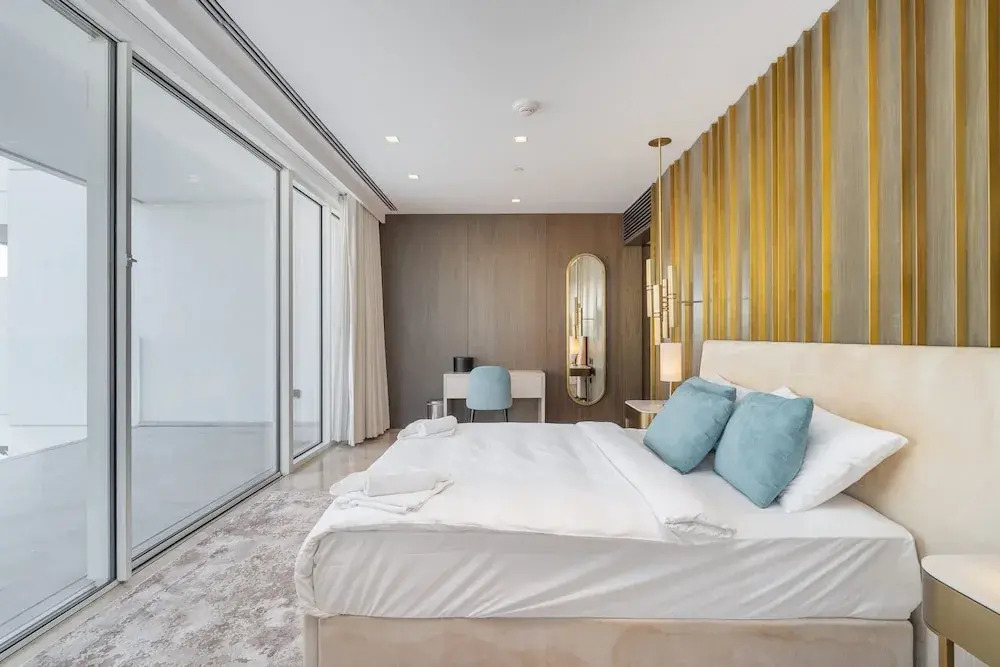 Stunning 3-bedroom Retreat at Five Palm Jumeirah With Spectacular Views and Direct Access to the West Beach