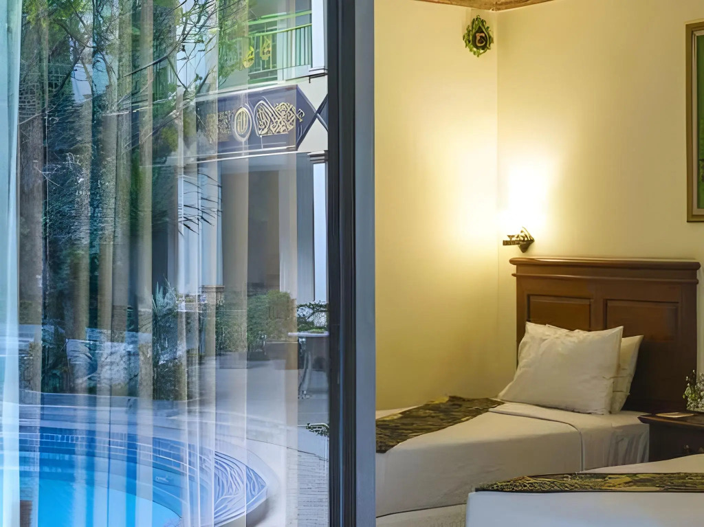 Yusro Hotel Restaurant & Convention