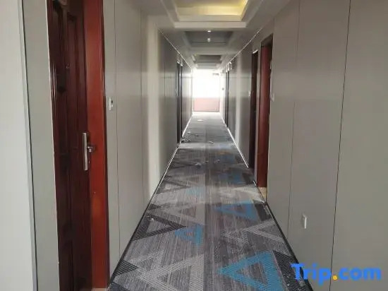 Haohai Qingyun Hotel (Zhanjiang Chikan Old Street)