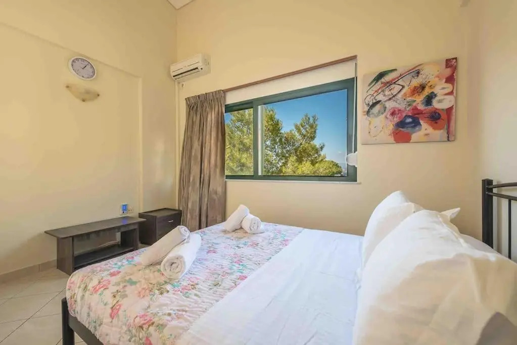 Saronis seaview 2bdr residence 500m from the beach
