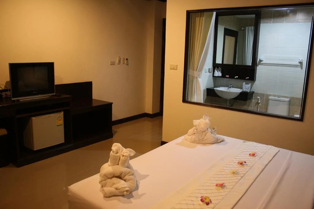 Santi White House Patong