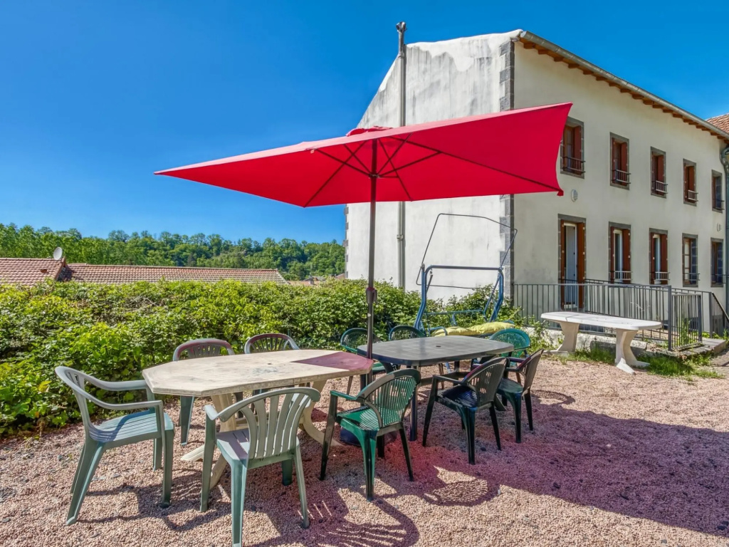 Lovely Cottage in Pontgibaud with Garden Near Lake