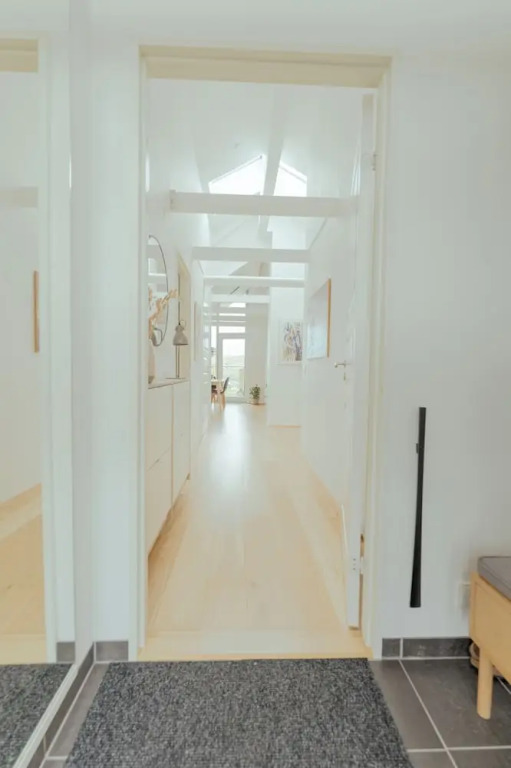 Stunning Views / Penthouse / Decorative / Parking