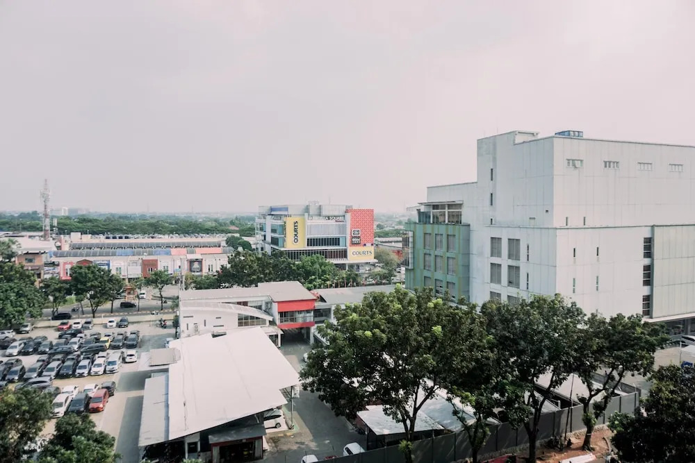 Restful And Well Furnished Studio Transpark Bintaro Apartment