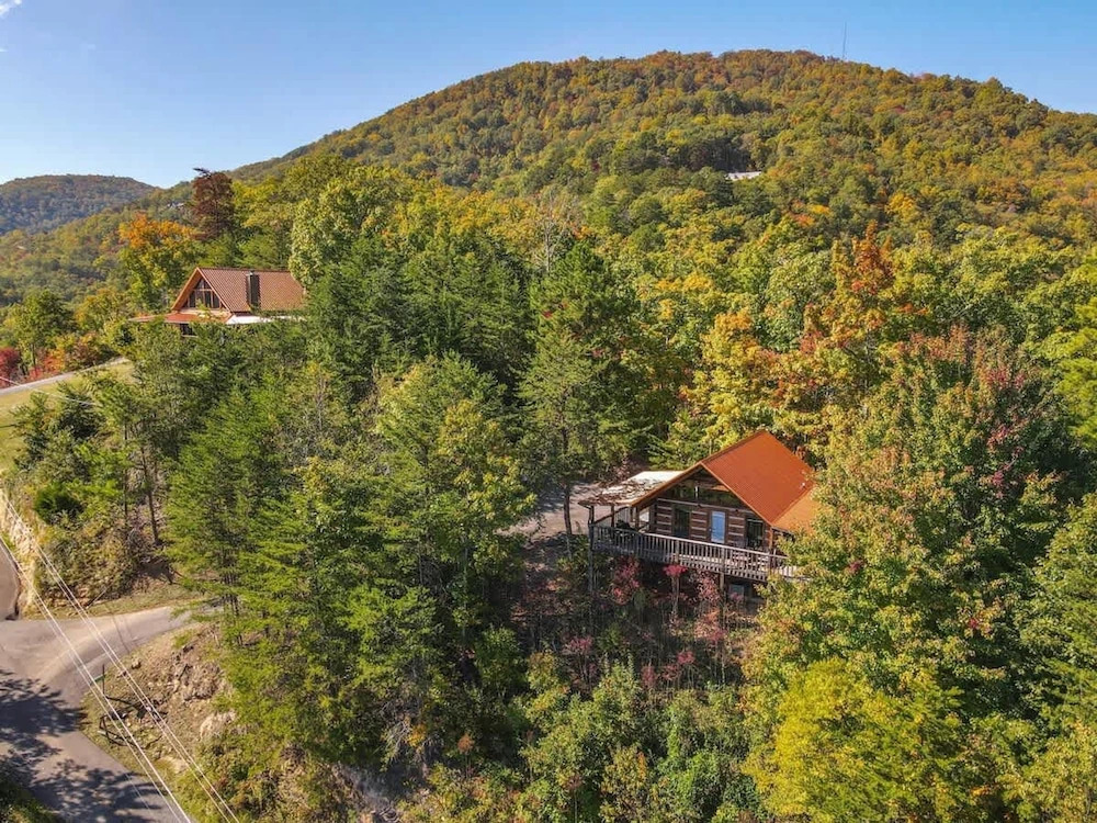 View Private Studio Cabin Hot Tub Relax Honeymoon