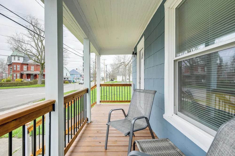 Charming Home - 2 Mi to Niagara Falls State Park!