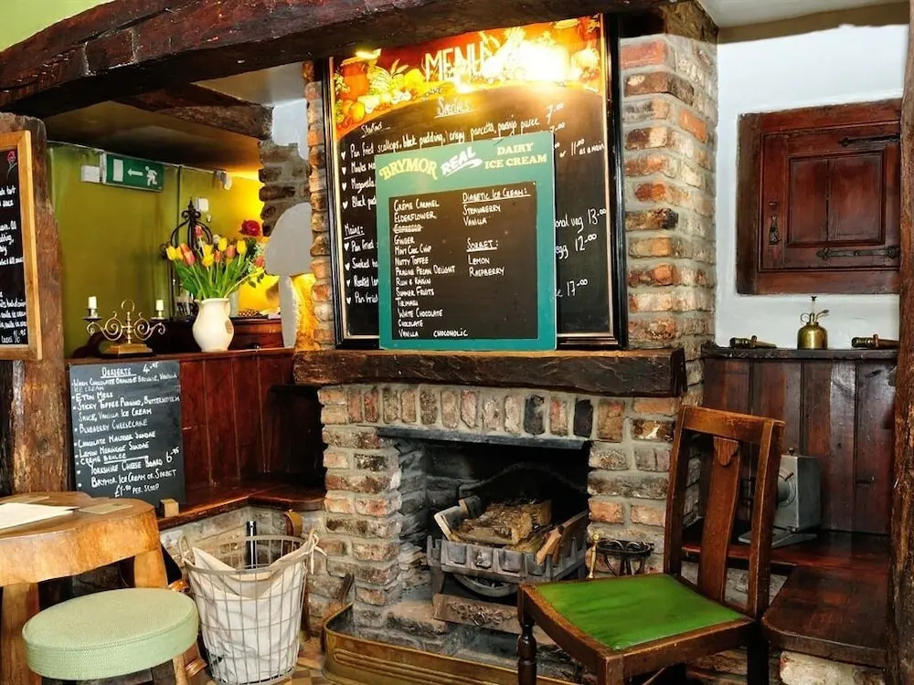 The Castle Arms Inn
