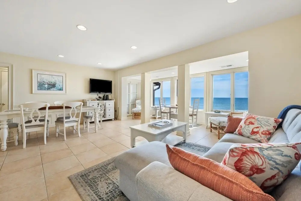 Sea Breeze - Great Oceanfront Views And Close To The Beach Club 3 Bedroom Villa by Peace Vacations