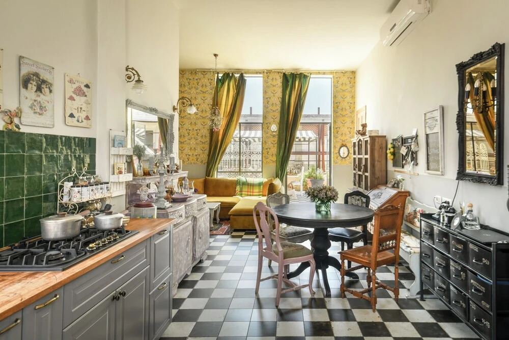 Elegant 1BR Apt w Balcony in the City