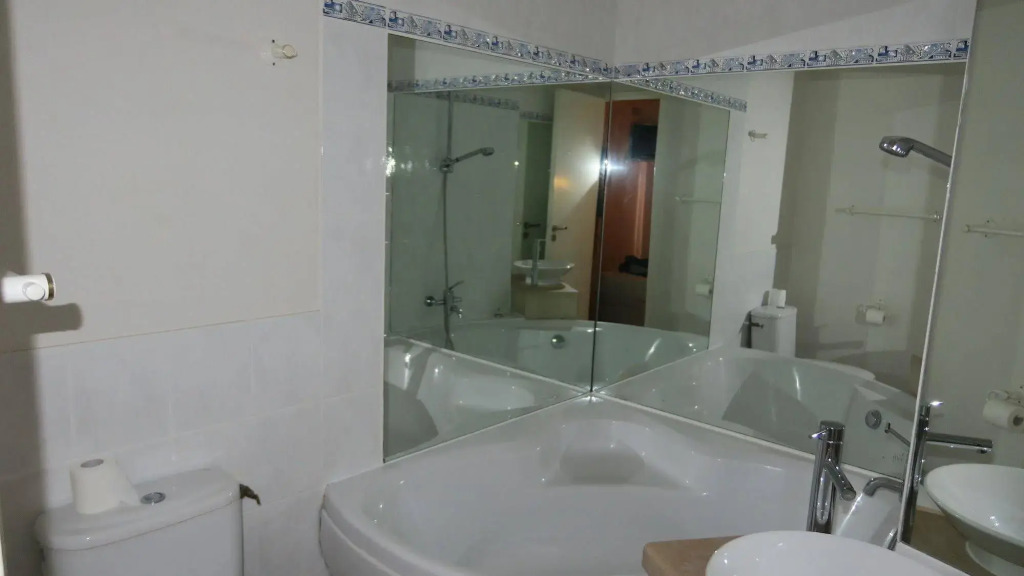 Yatt Hotel