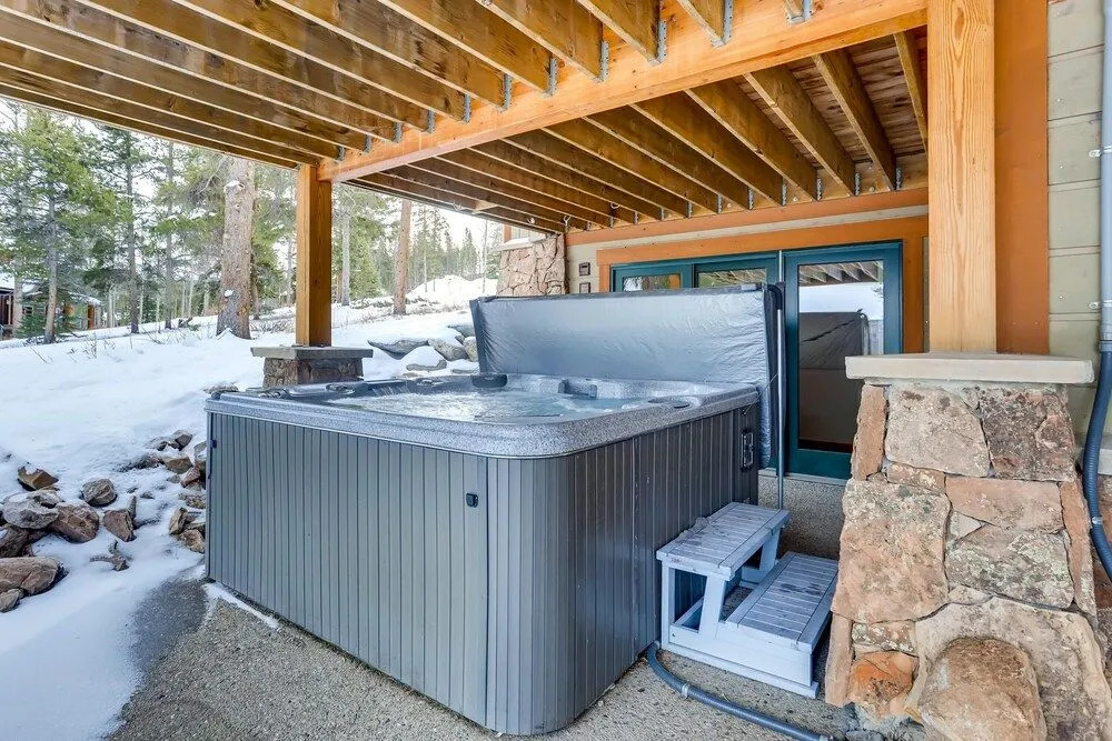Moose Tracks Lodge