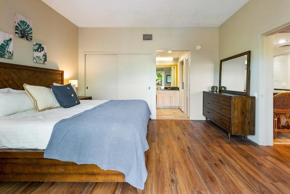 Big Island Royal Sea Cliff 401 2 Bedroom Condo