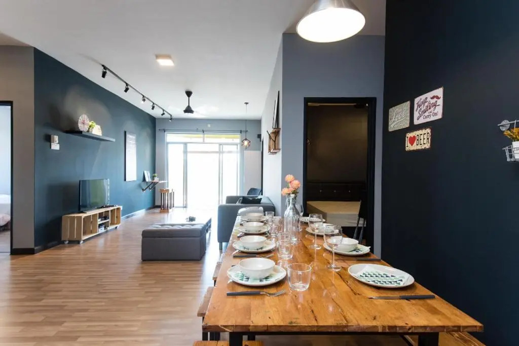 Loft Design 4Rooms 2Bath。KL 工业风 near LRT