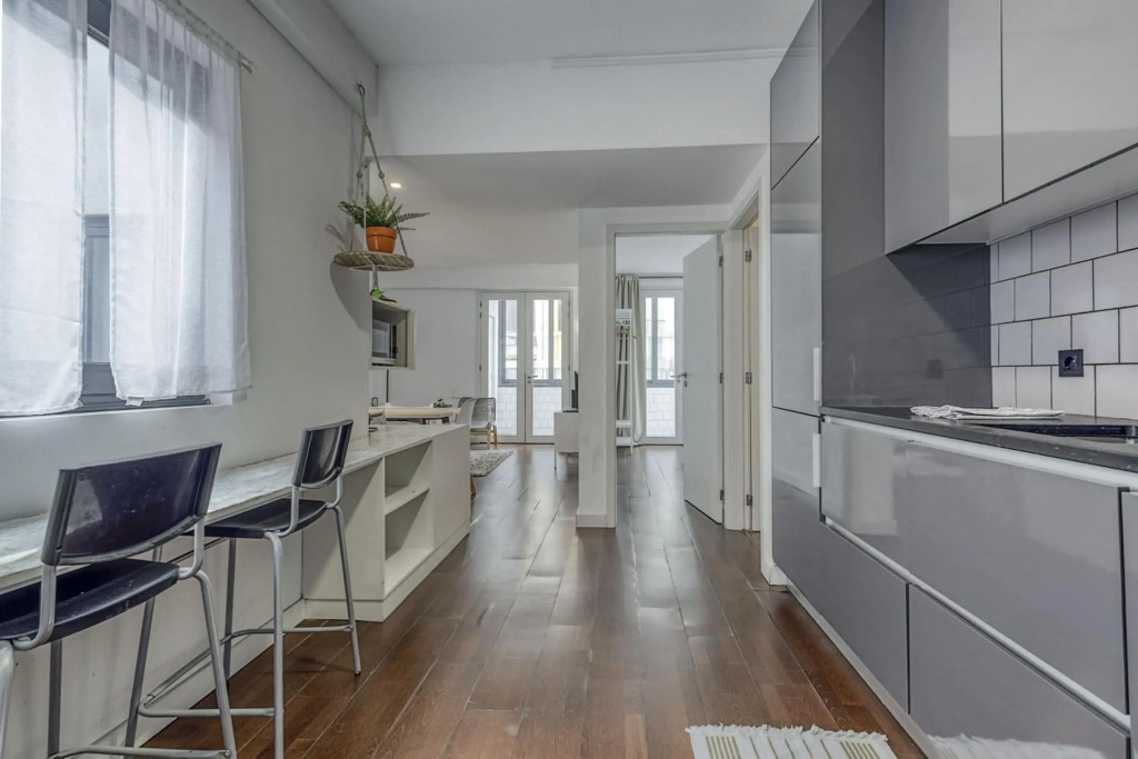 Travel and Live Apartments