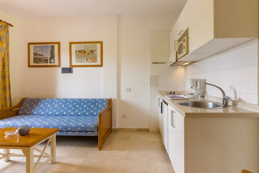 Klayman Olivina Aparthotel