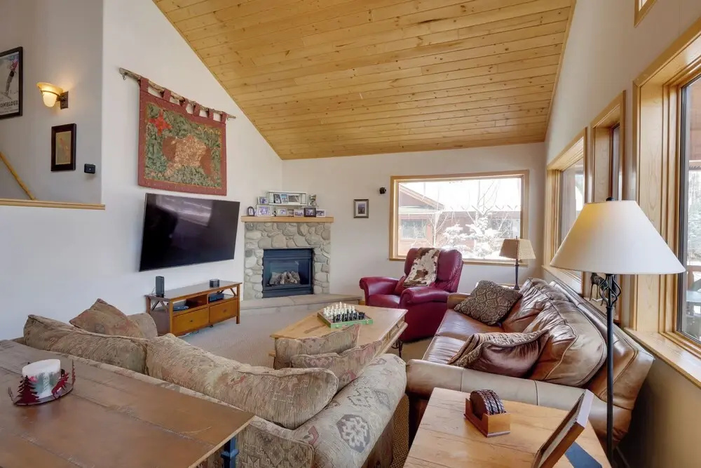 Slopeside Sanctuary - Penthouse < 1 Mi to Lifts!