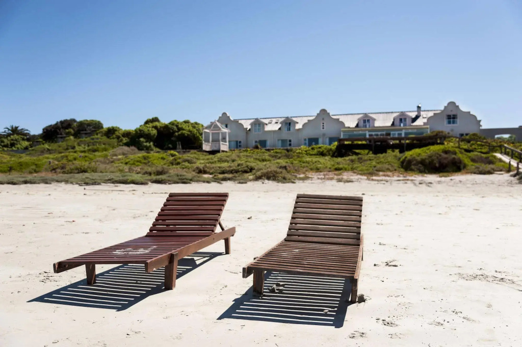 Blue Bay Lodge