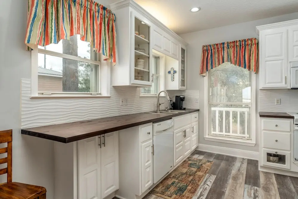 Screamin' Peace 1614 Cadillac 3 Bedroom Home by RedAwning
