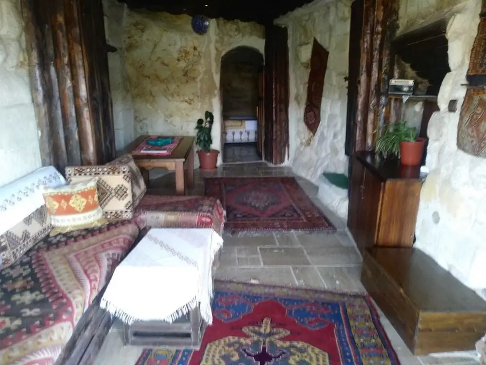 Naturels Cave House