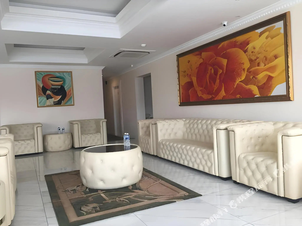Ritzton Hotel