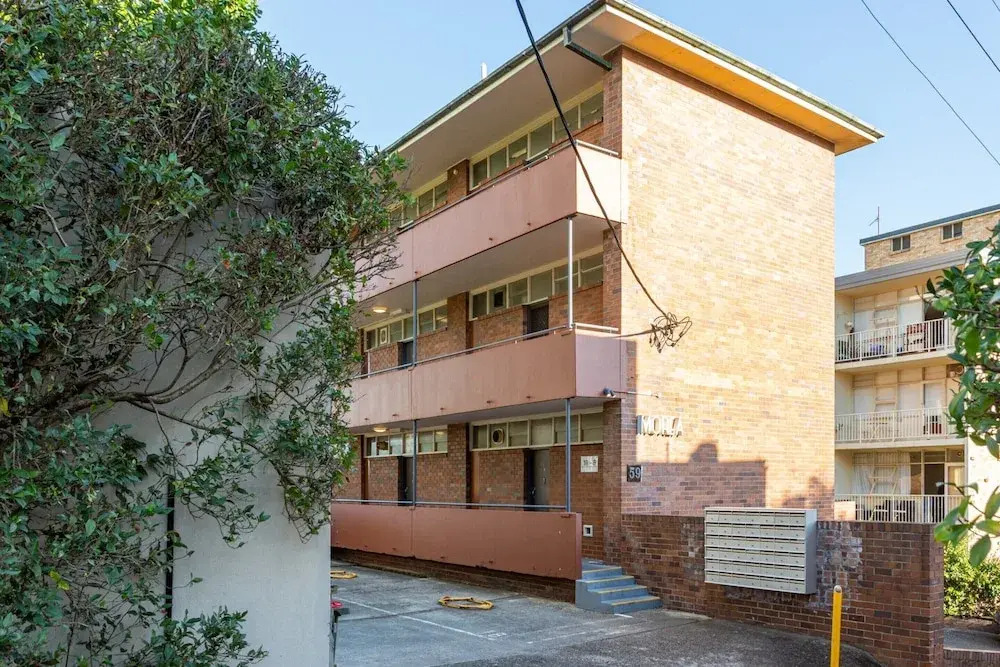 Comfy Balcony Studio Near Parks,