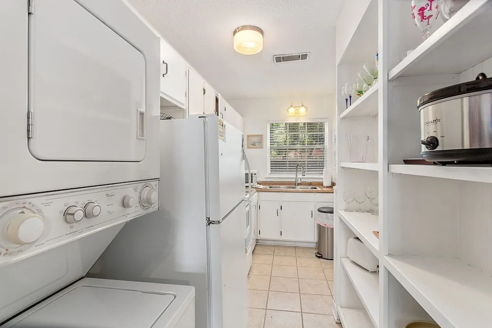 425 Magnolia Ave Unit B by Hodnett Cooper