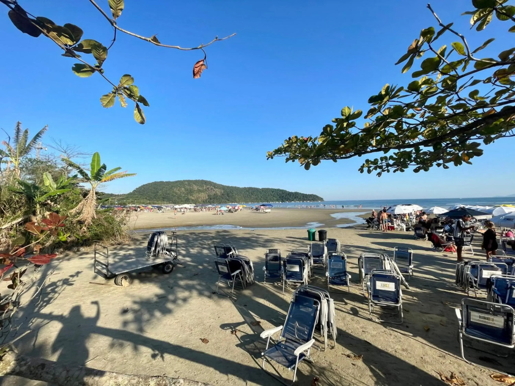 Casa frente ao mar/pé na areia no Indaiá até 18 pessoas