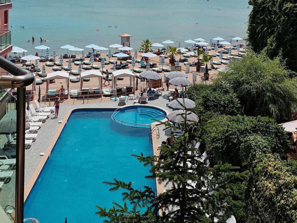 Beachfront Apartments by Martys