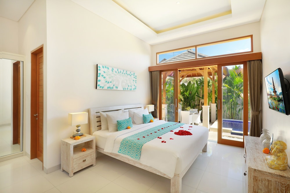 Holl Villa by Wildflower Group