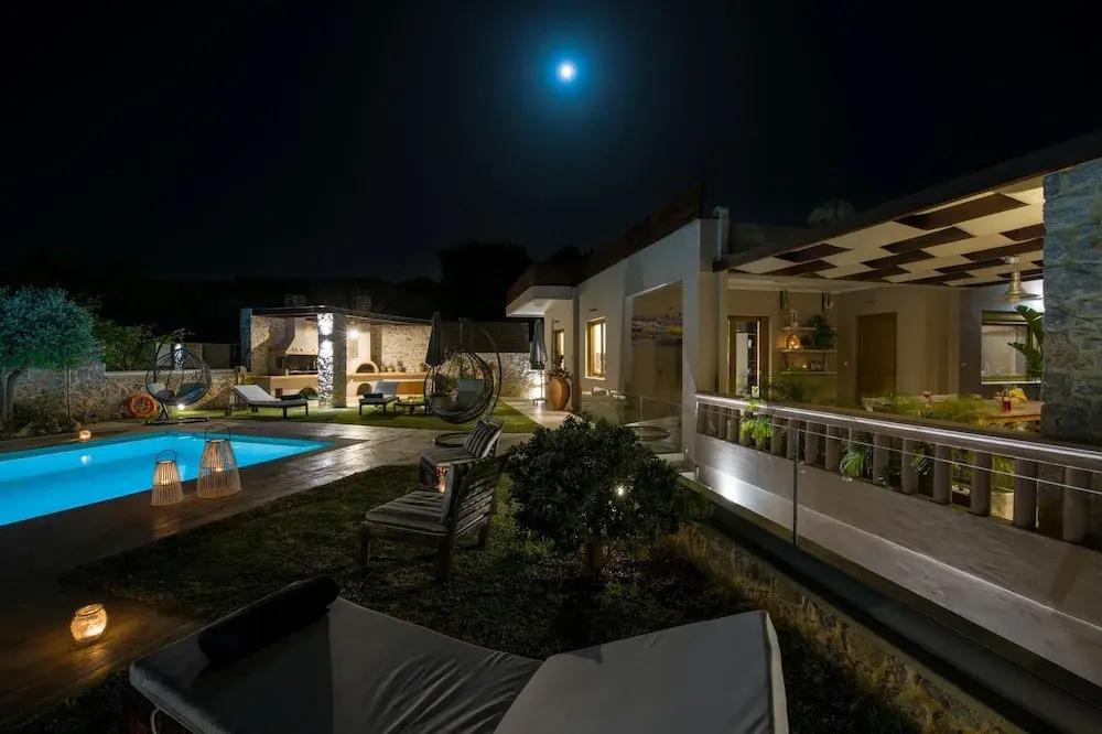 Villa Lady Dafni with private heated pool