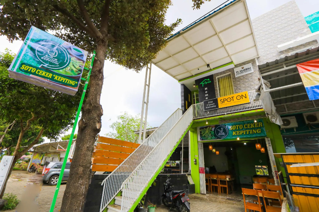 SPOT ON 2332 D'green Homestay