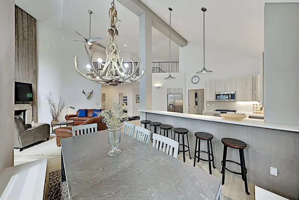 Springs of Arrowhead Duplex #A 6 Bedrooms 5 Bathrooms Duplex