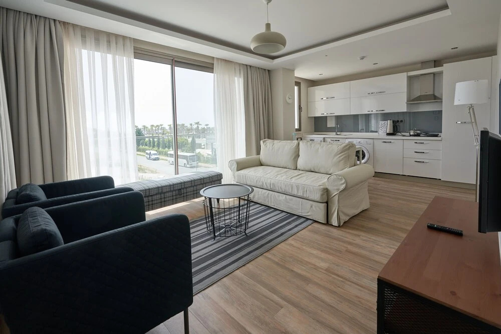 Lara Suite's