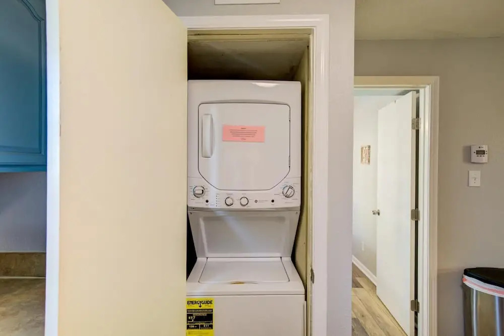 Fantastic Condo in Gulf Shores Directly on the Beach With Pool Covered Parking