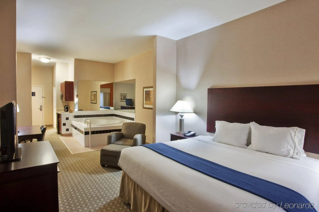 Holiday Inn Express Hotel & Suites McDonough by IHG