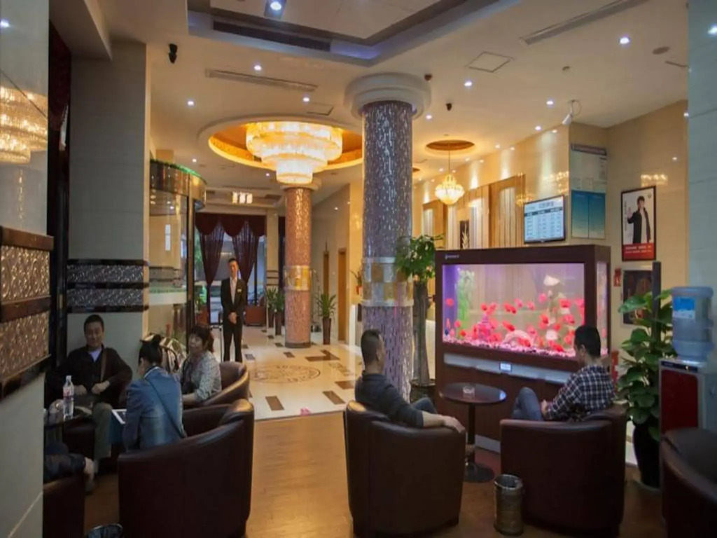 Yiwu Luckbear Hotel