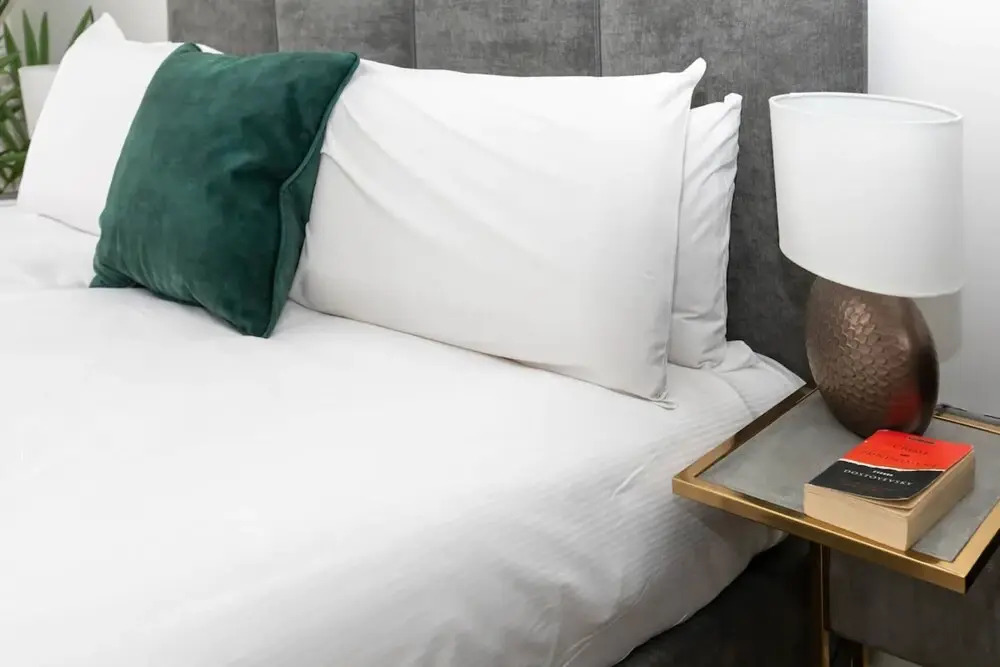 Tranquil & Stylish 1 Bedroom Flat With Private Balcony