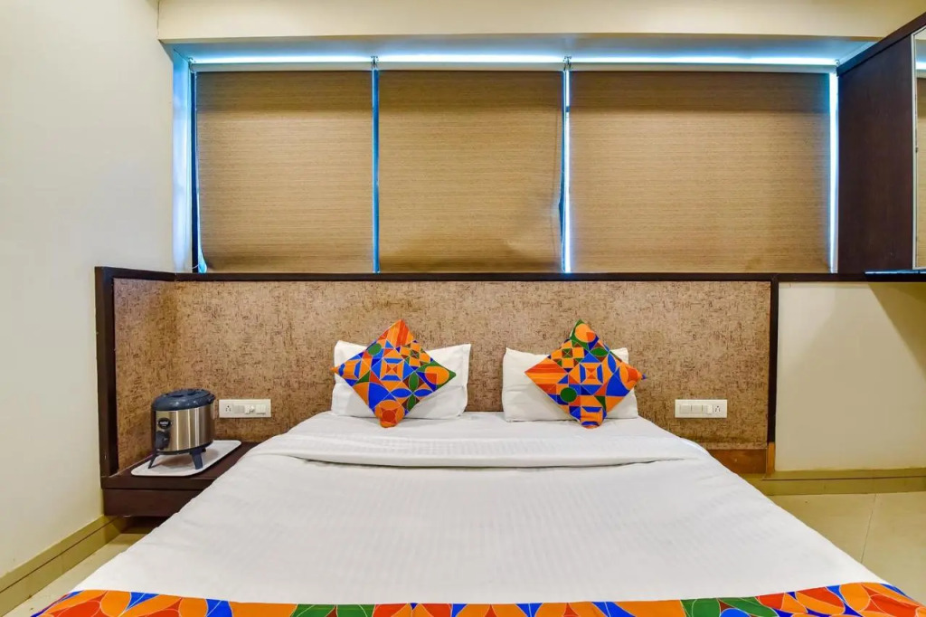 OYO 23289 Hotel Anmol Palace