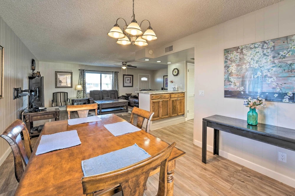 Lake Havasu Home w/ Pool - 2 Miles to Waterfront!