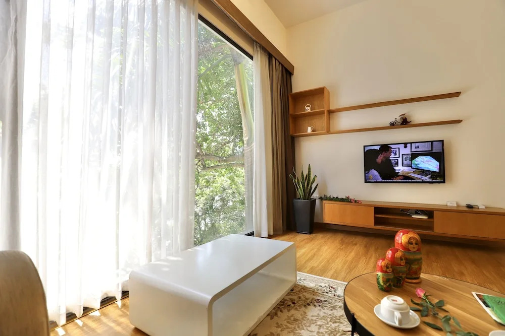 Stay Pham Huy Thong Hotel