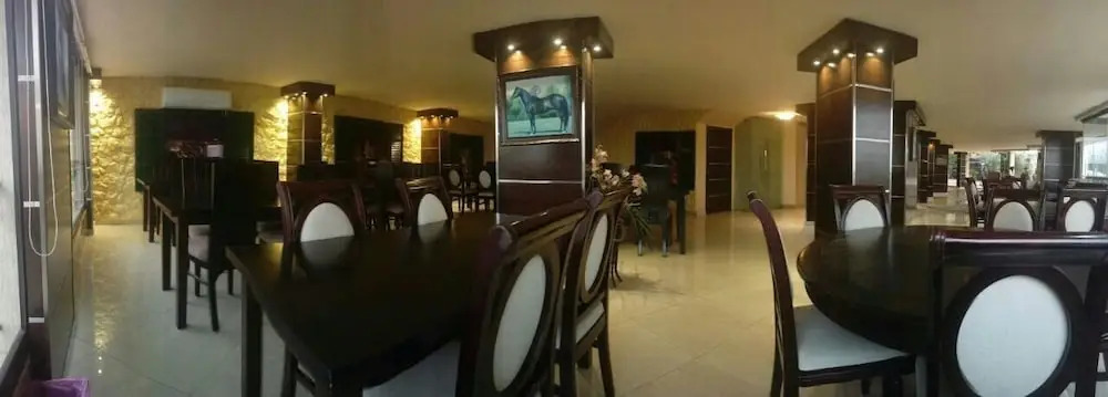 Kingdom Suite Hotel