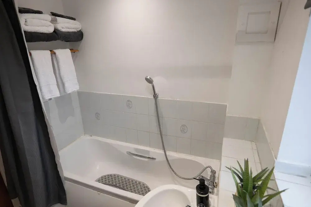 Beckton Docklands - 1 Bedroom - Sleeps 4 - Wifi