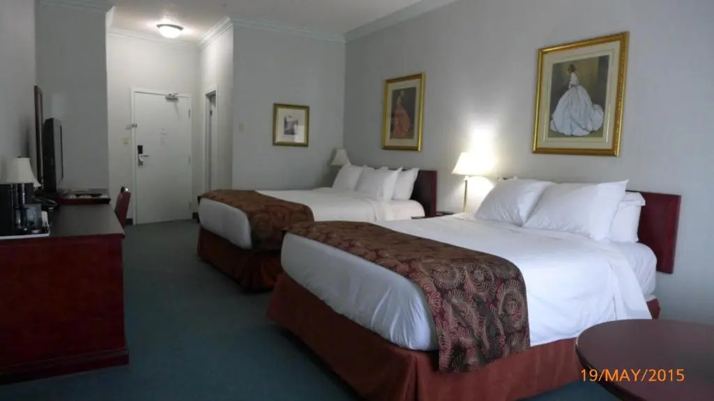 The Bridgeport Inn